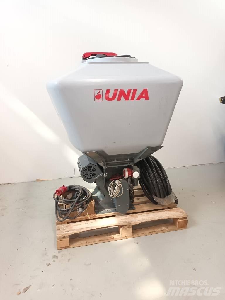 Unia FP 550 Mechanické secí stroje