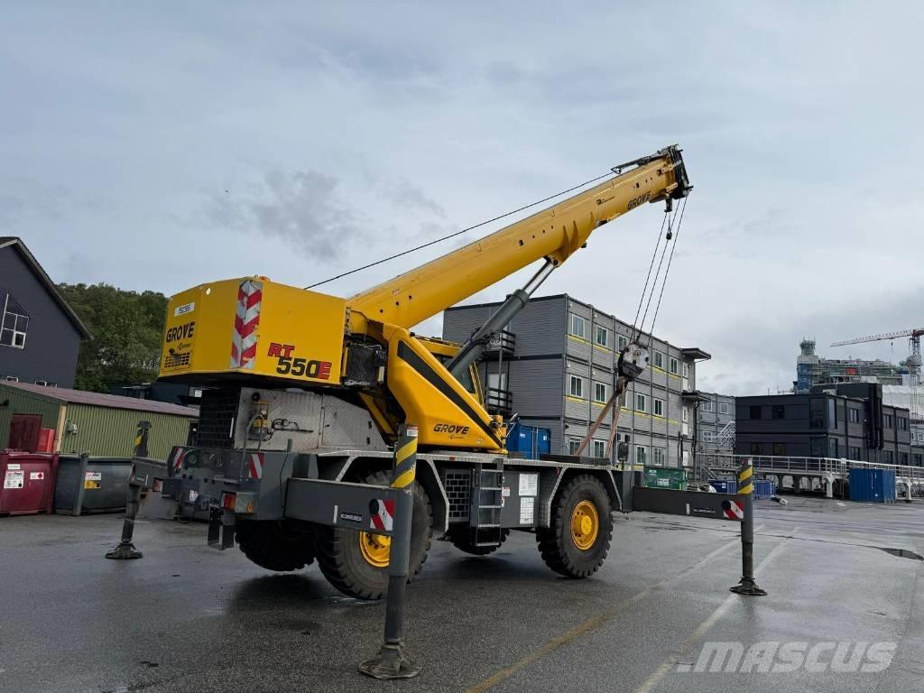 Grove RT 550 E Jeřáby pro těžký terén