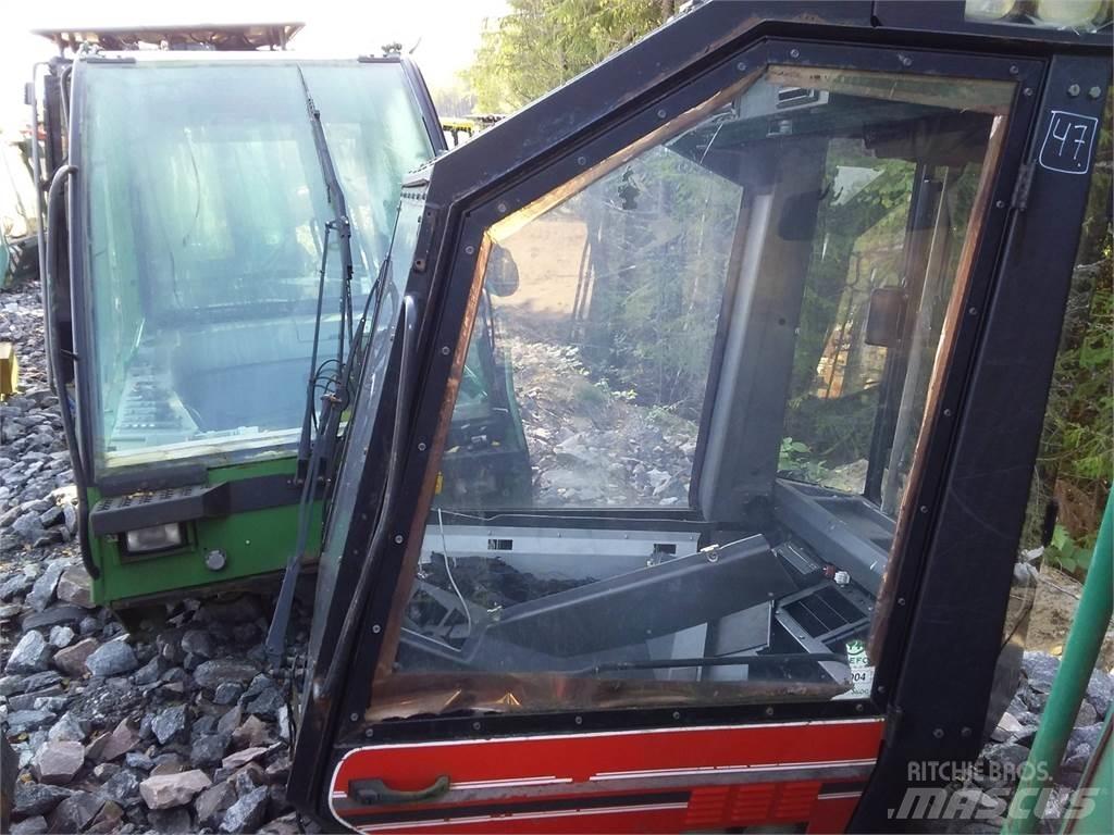 Valmet 901 Kabiny a interiér