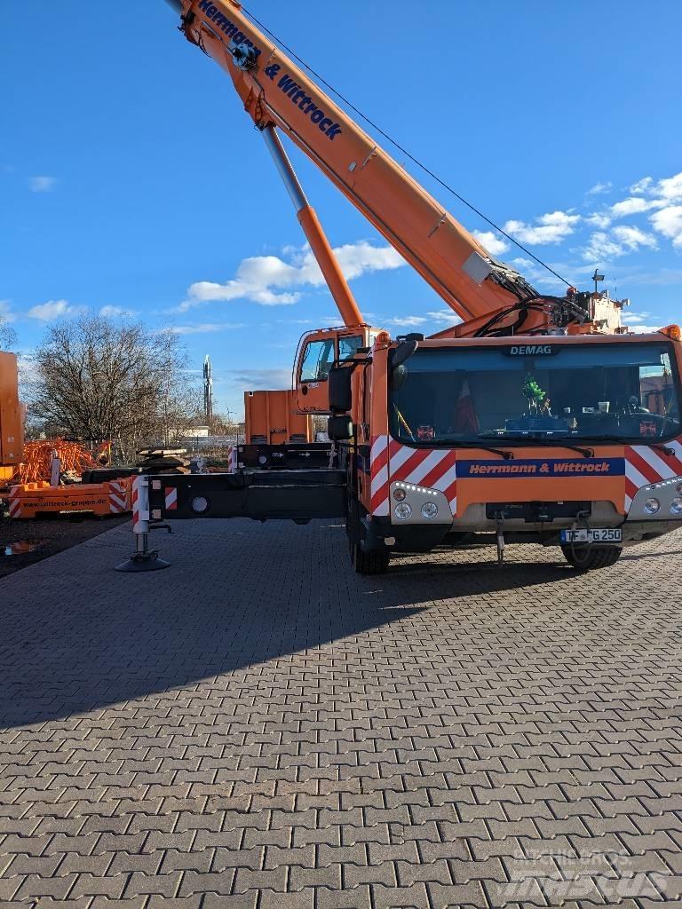 Terex Demag AC 250-5 Univerzální terénní jeřáby