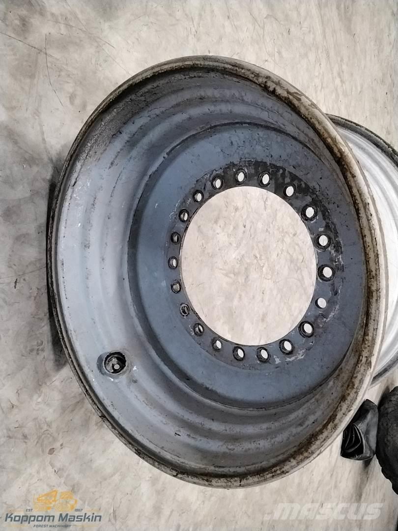 Valmet 941 20x34 Pneumatiky, kola a ráfky