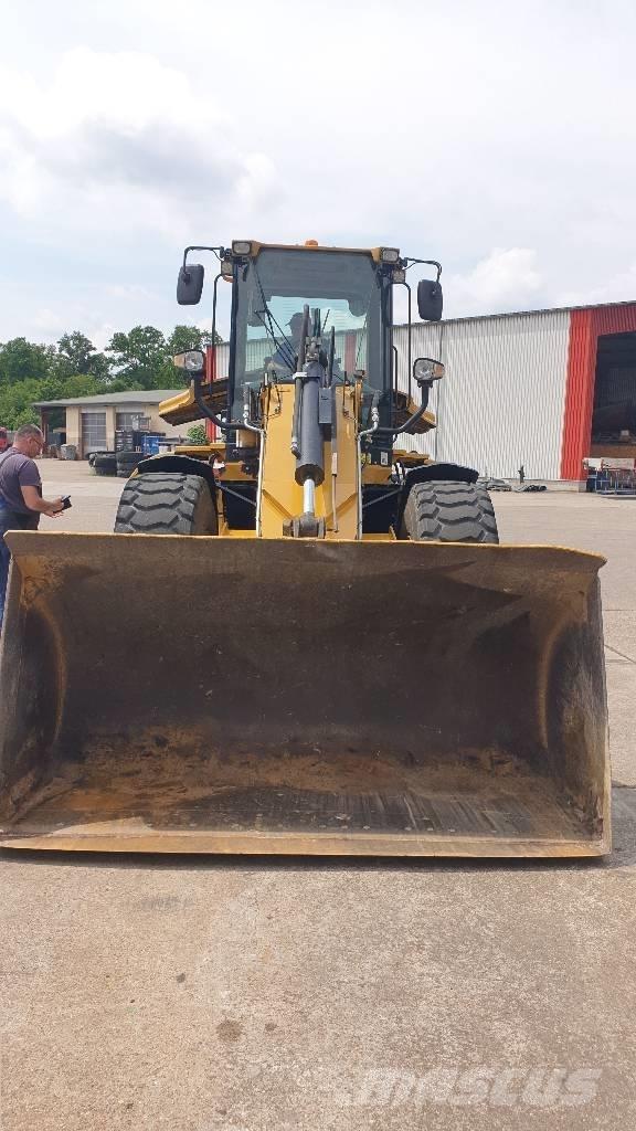 CAT 930 H Kolové nakladače