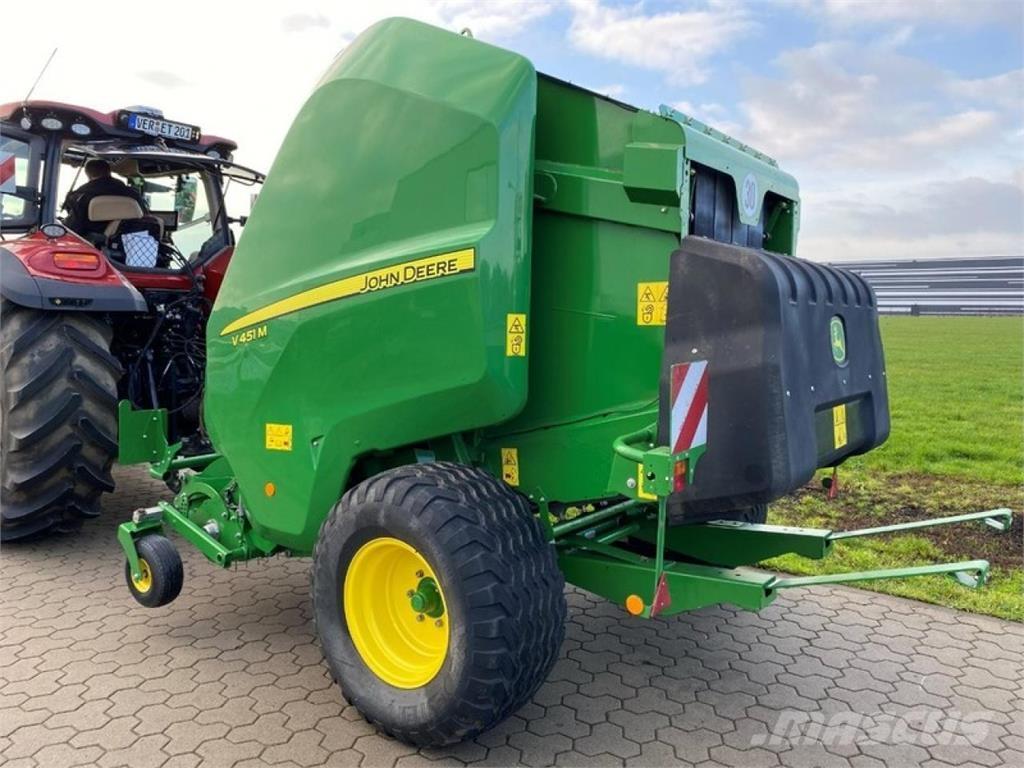 John Deere V 451 M Lis na válcové balíky