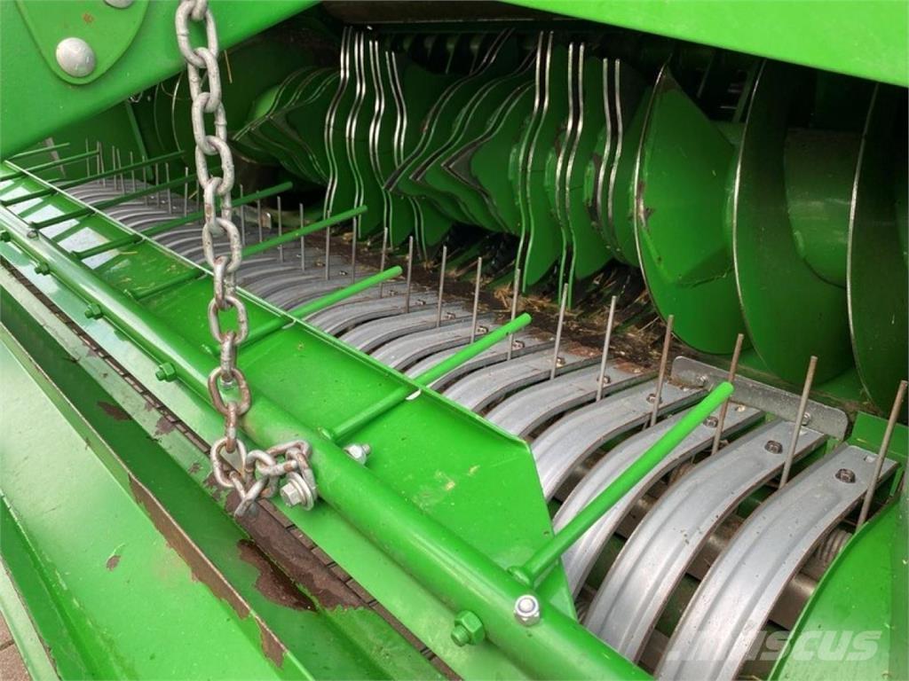 John Deere V 451 M Lis na válcové balíky