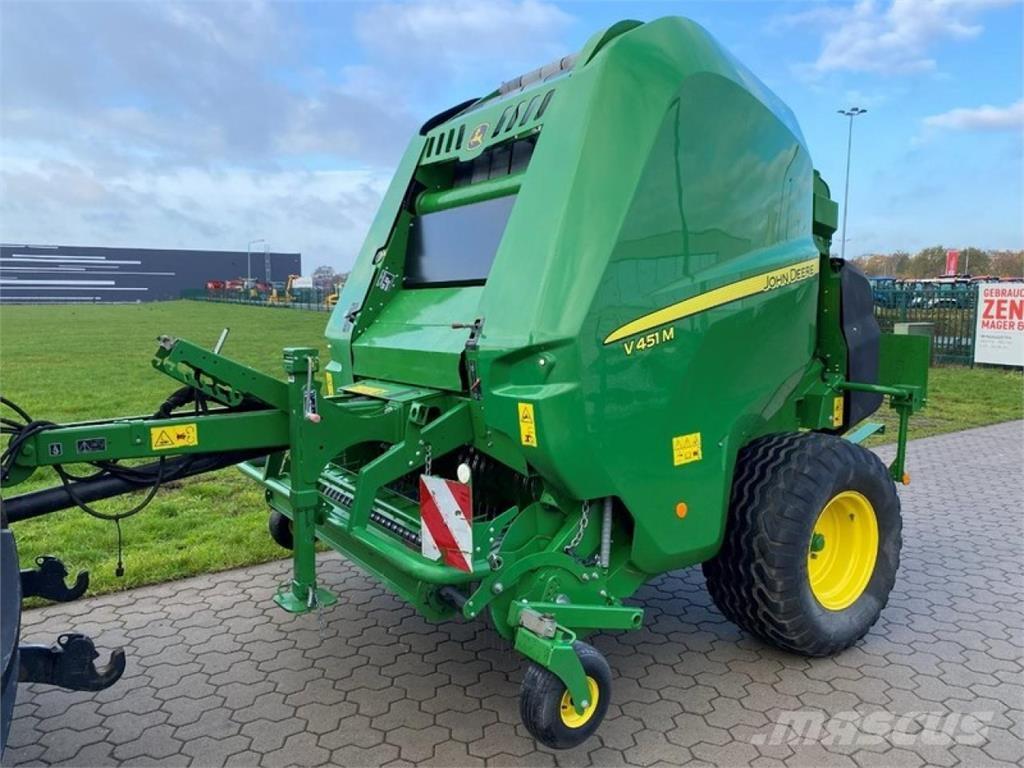 John Deere V 451 M Lis na válcové balíky