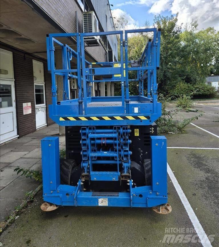 Genie GS 3369 RT Nůžková zvedací plošina