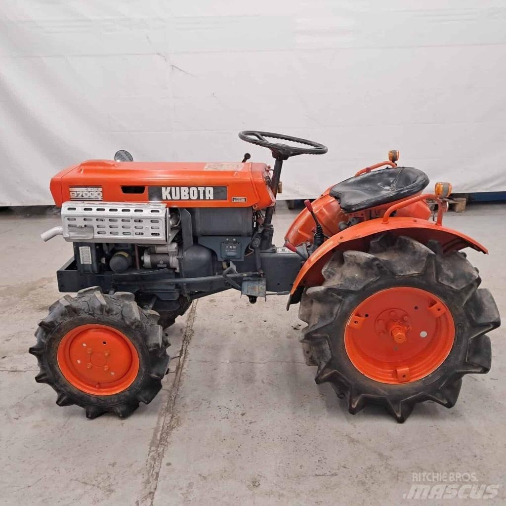 Kubota B 7000 Traktory