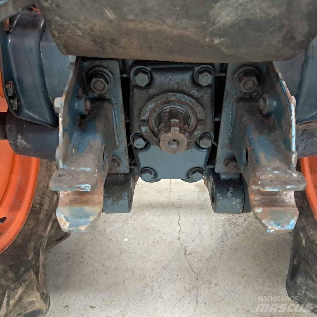 Kubota B 7000 Traktory