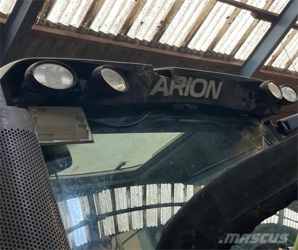 CLAAS Arion 420 Traktory