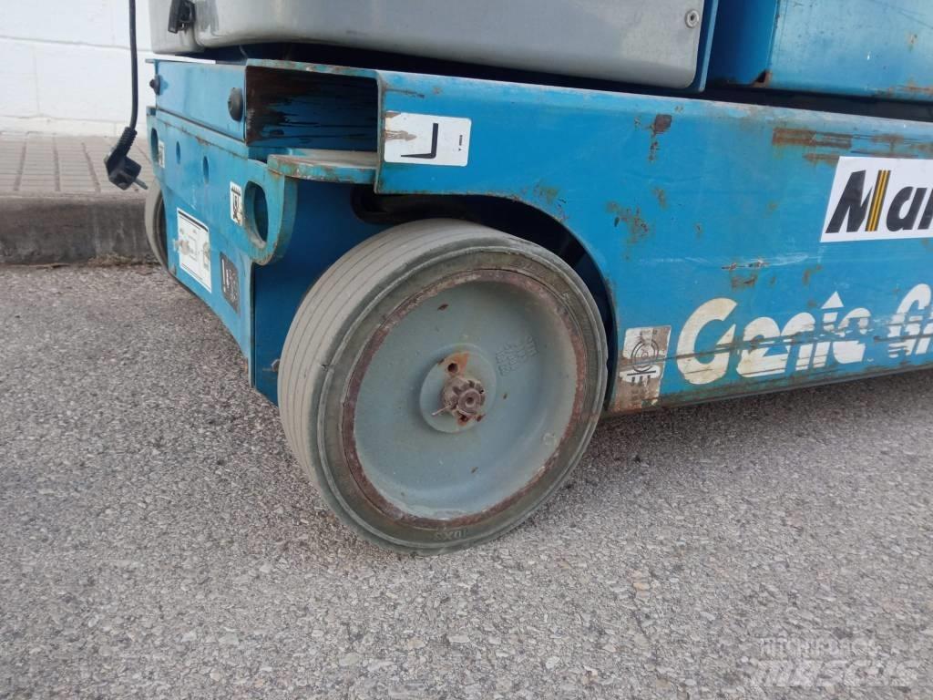 Genie GRC 12 Vertikální sloupové výtahy