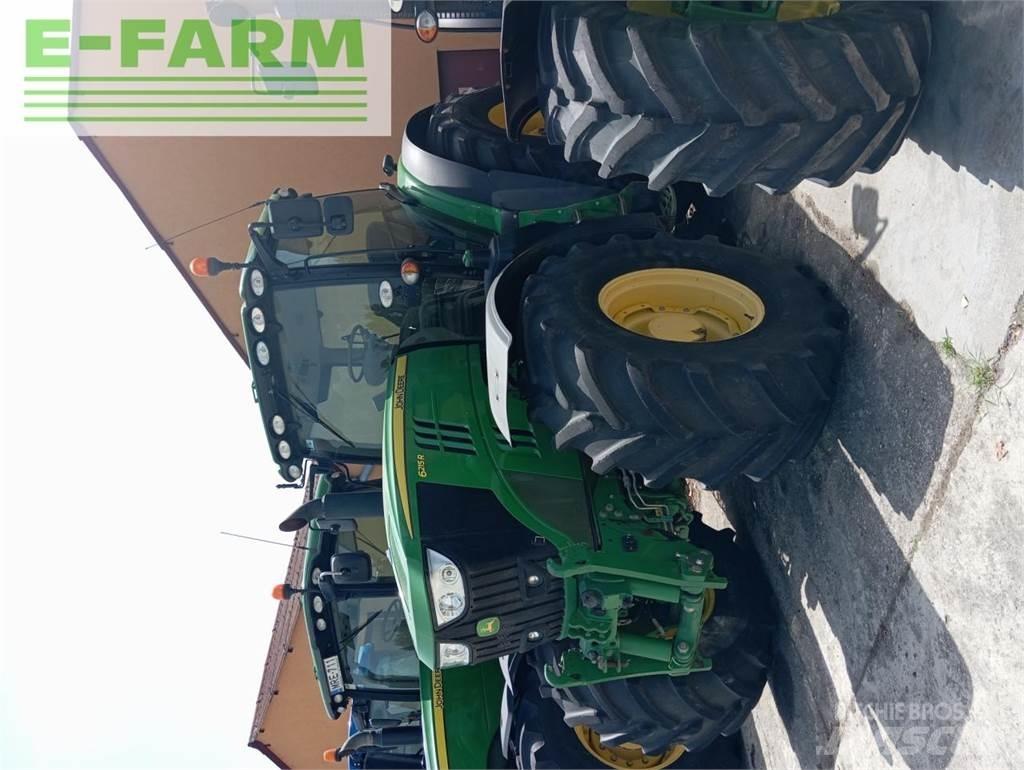 John Deere 6215R Traktory