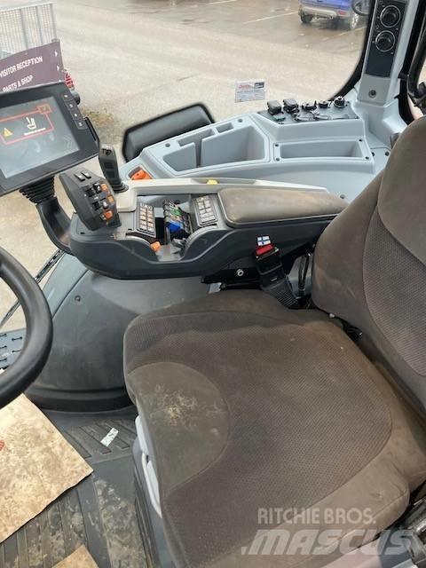 Valtra T214 Versu Traktory