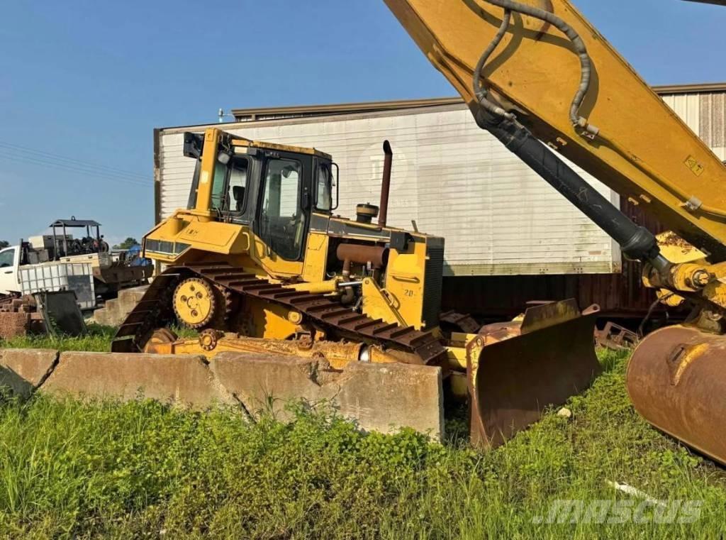 CAT D 6 M Pásové dozery