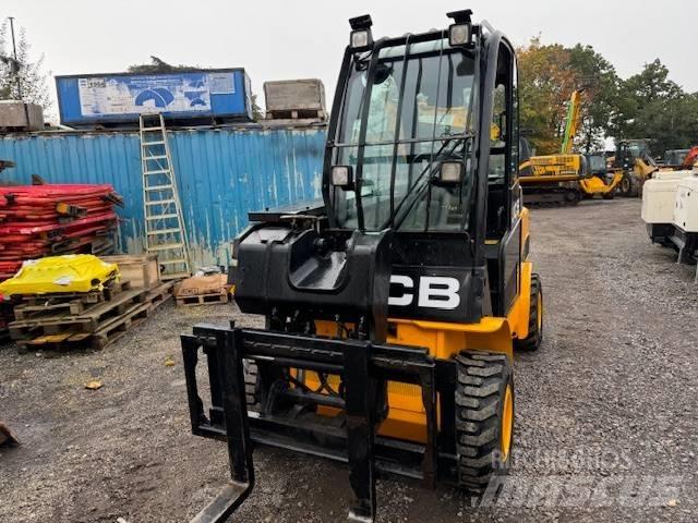 JCB T 35 Teleskopické manipulátory