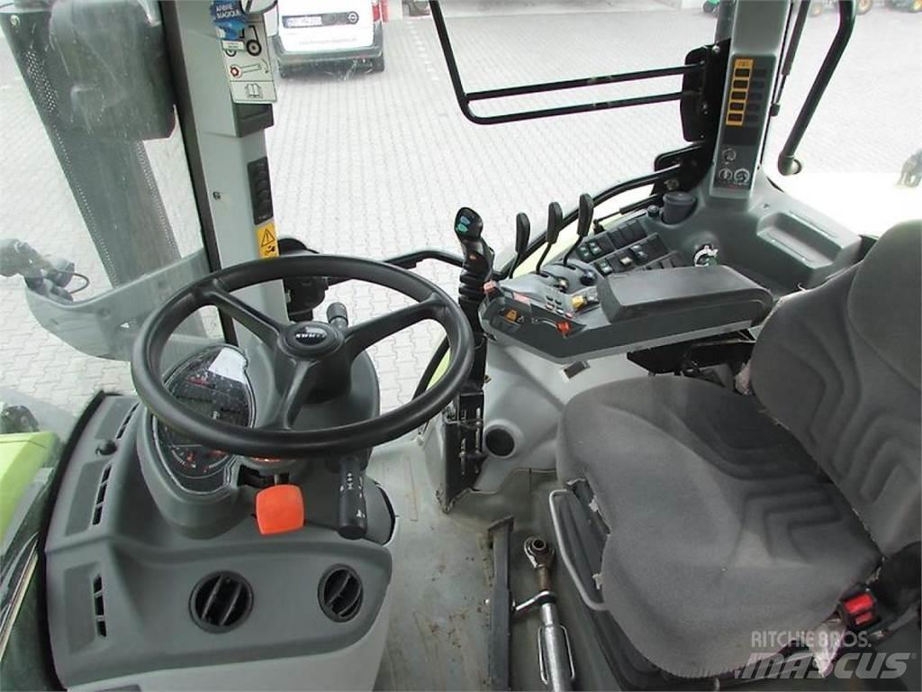 CLAAS Arion 650 Traktory