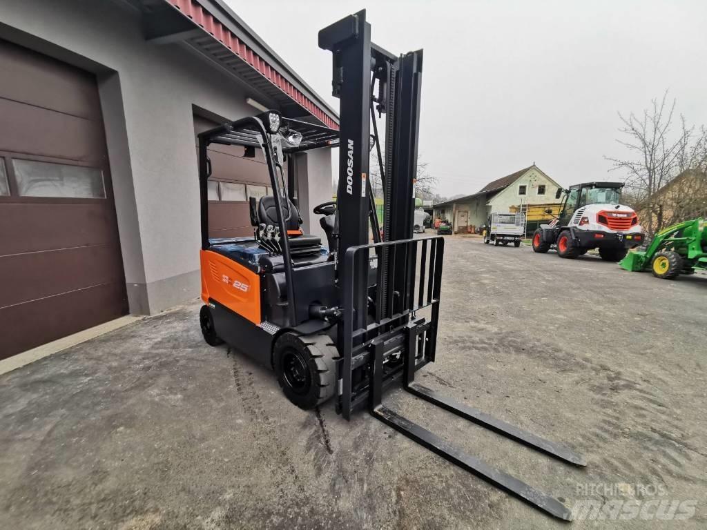 Doosan B25S-7 Akumulátorové vozíky