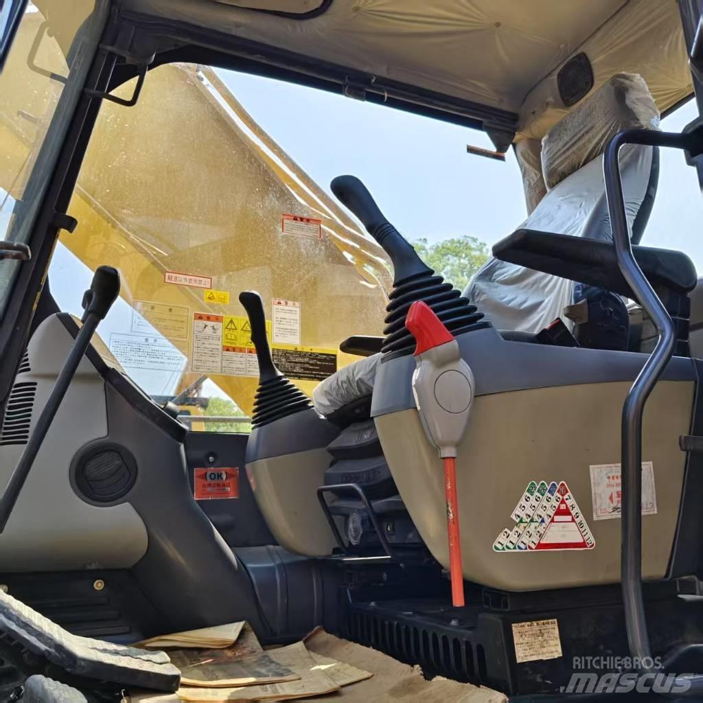 Komatsu PC 350-8 Pásová rýpadla