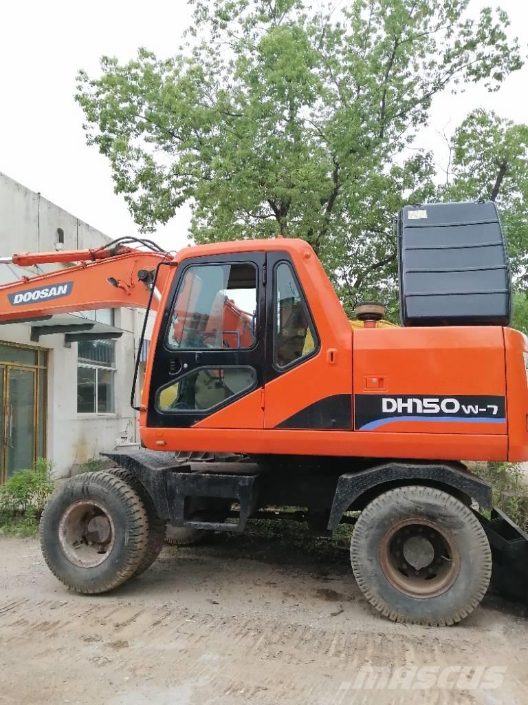Doosan DH 150 W-7 Pásová rýpadla