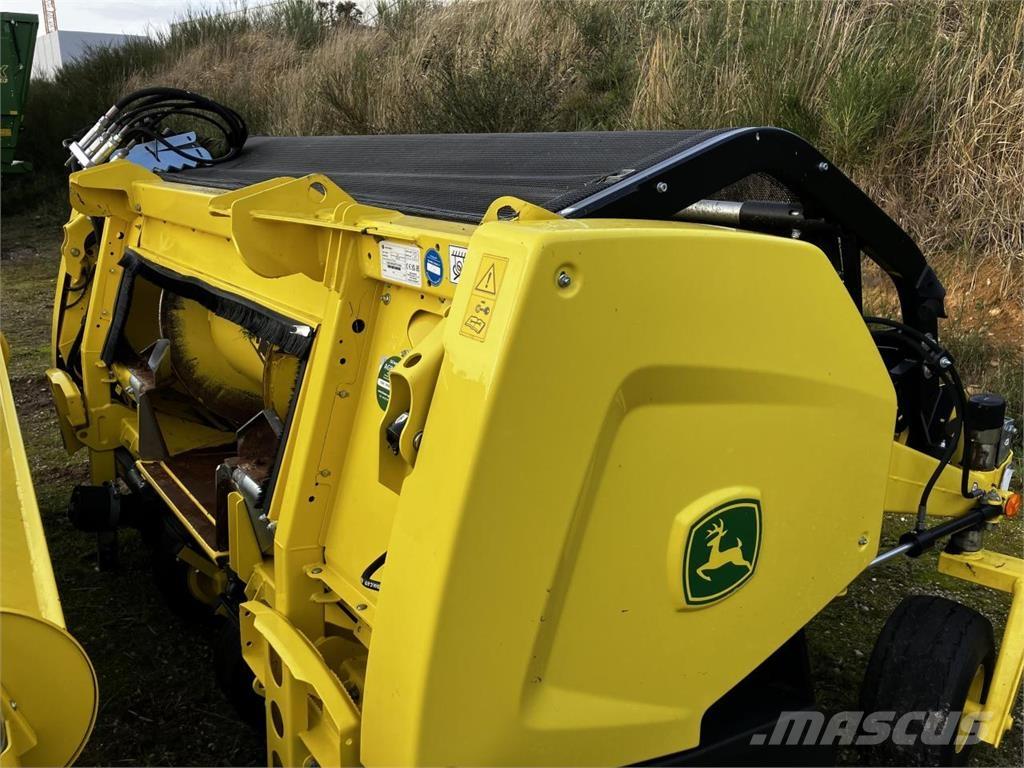 John Deere 30R Příslušenství a náhradní díly ke kombajnům