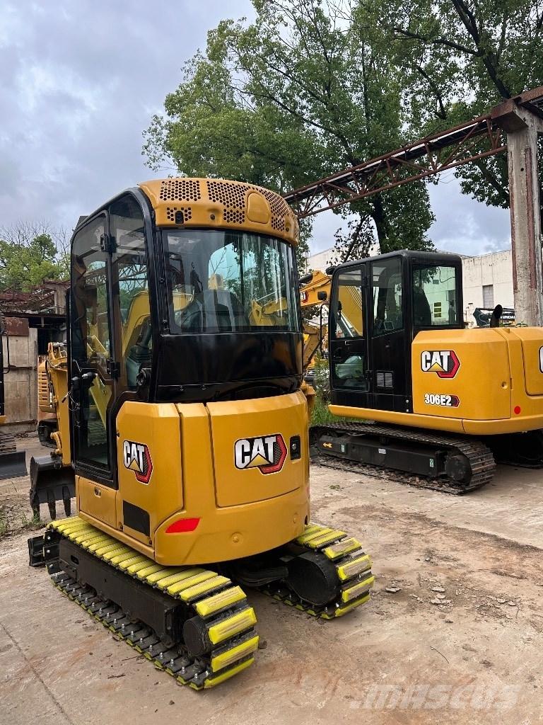 CAT 302 Mini rýpadla < 7t