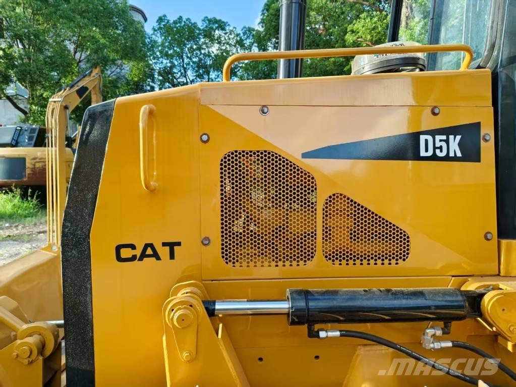 CAT D 5 K Pásové dozery