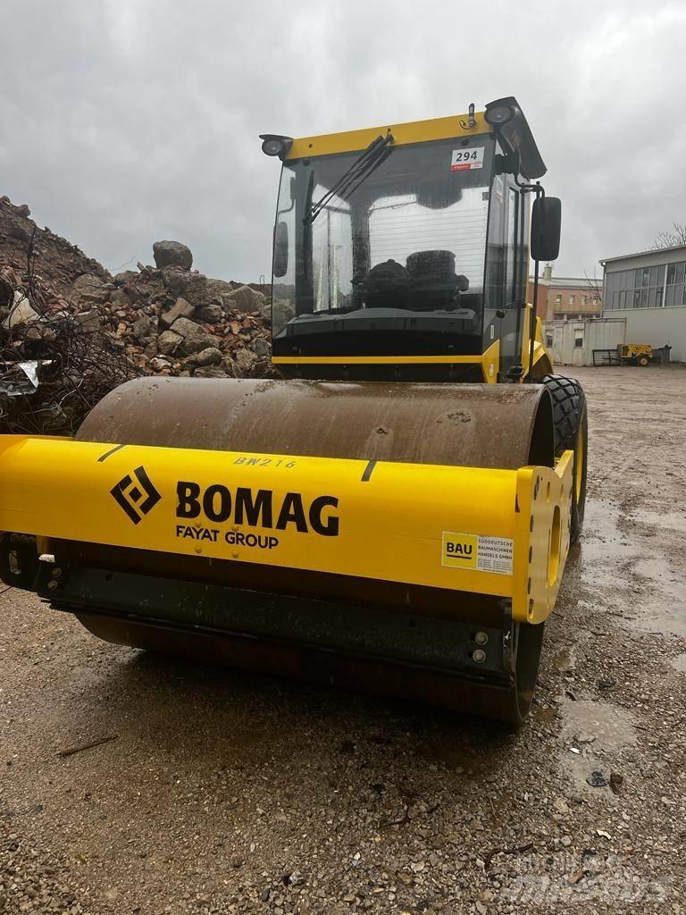 Bomag BW211 D5 Tahačové válce