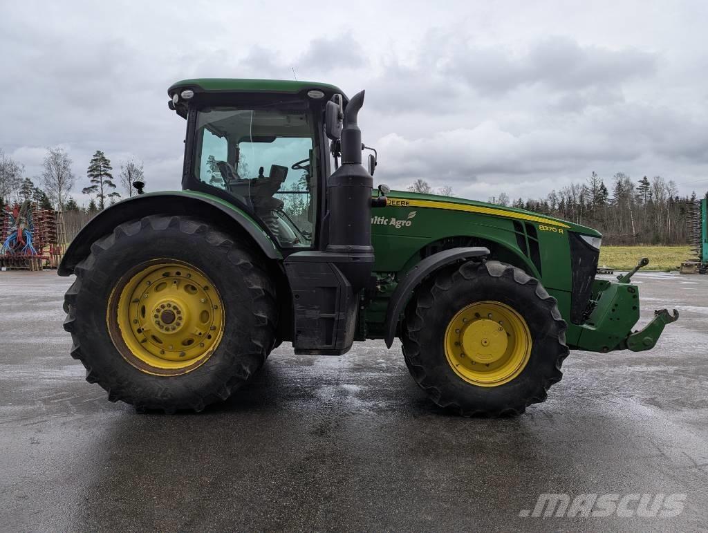 John Deere 8370 R Traktory