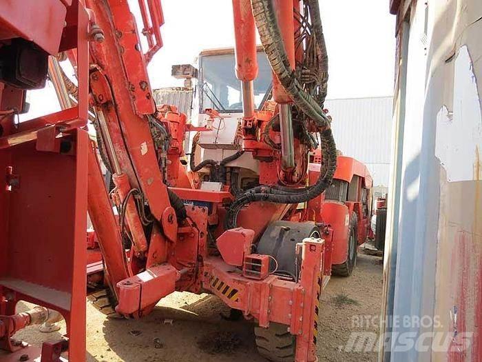 Sandvik DT 821 SC Povrchové vrtací stroje