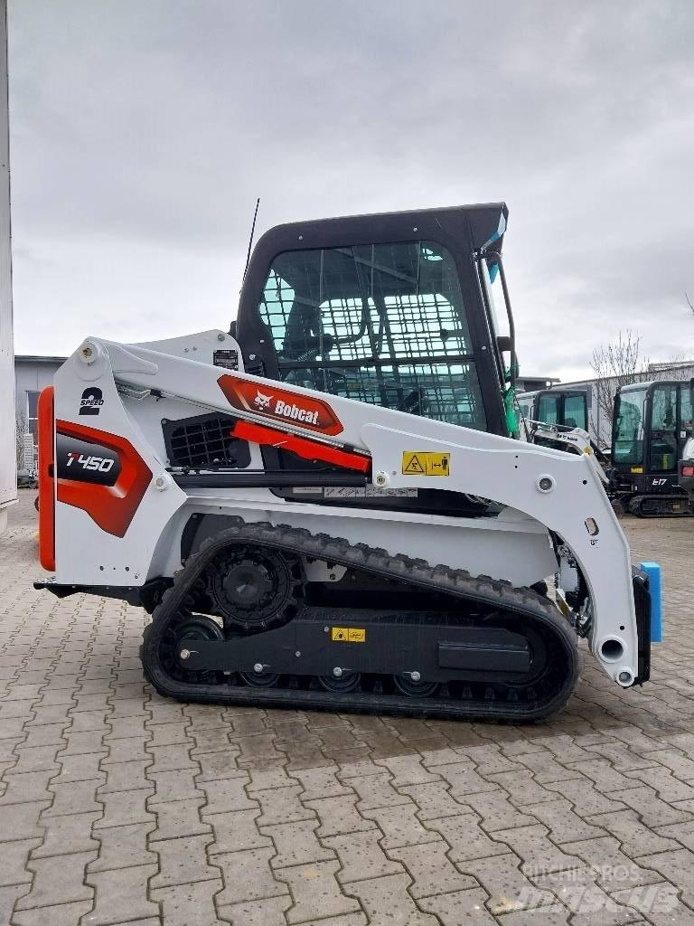 Bobcat T 450E V Smykem řízené nakladače
