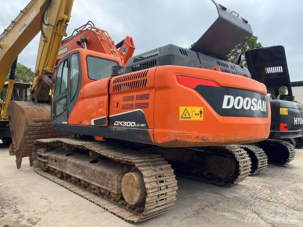 Doosan DX300LC-9C Pásová rýpadla
