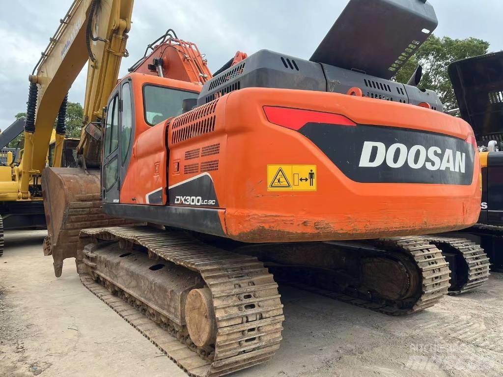 Doosan DX300LC-9C Pásová rýpadla