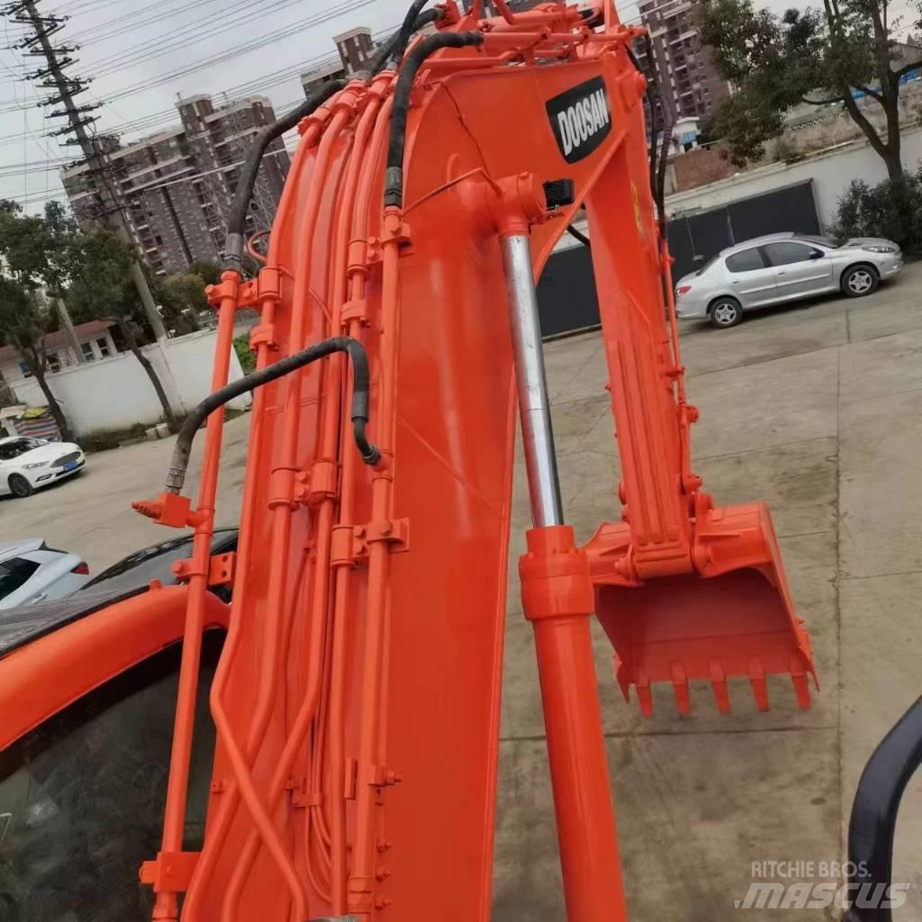 Doosan DX 225 LC Pásová rýpadla