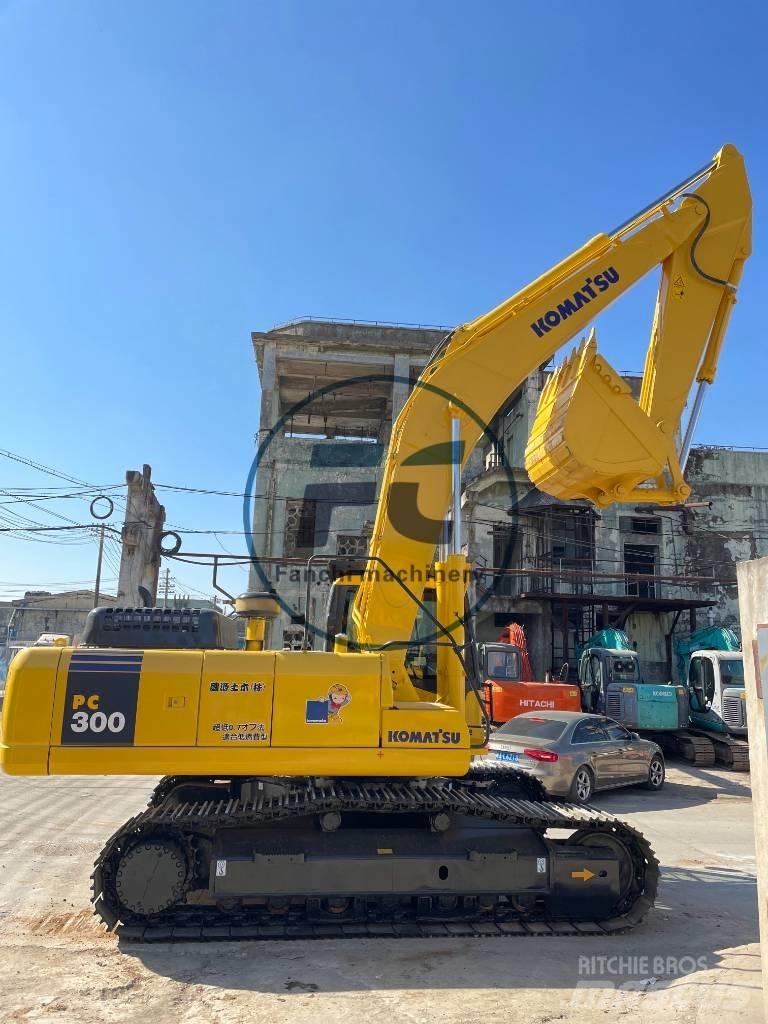 Komatsu PC 300 Pásová rýpadla