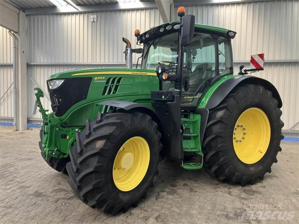 John Deere 6215R Traktory