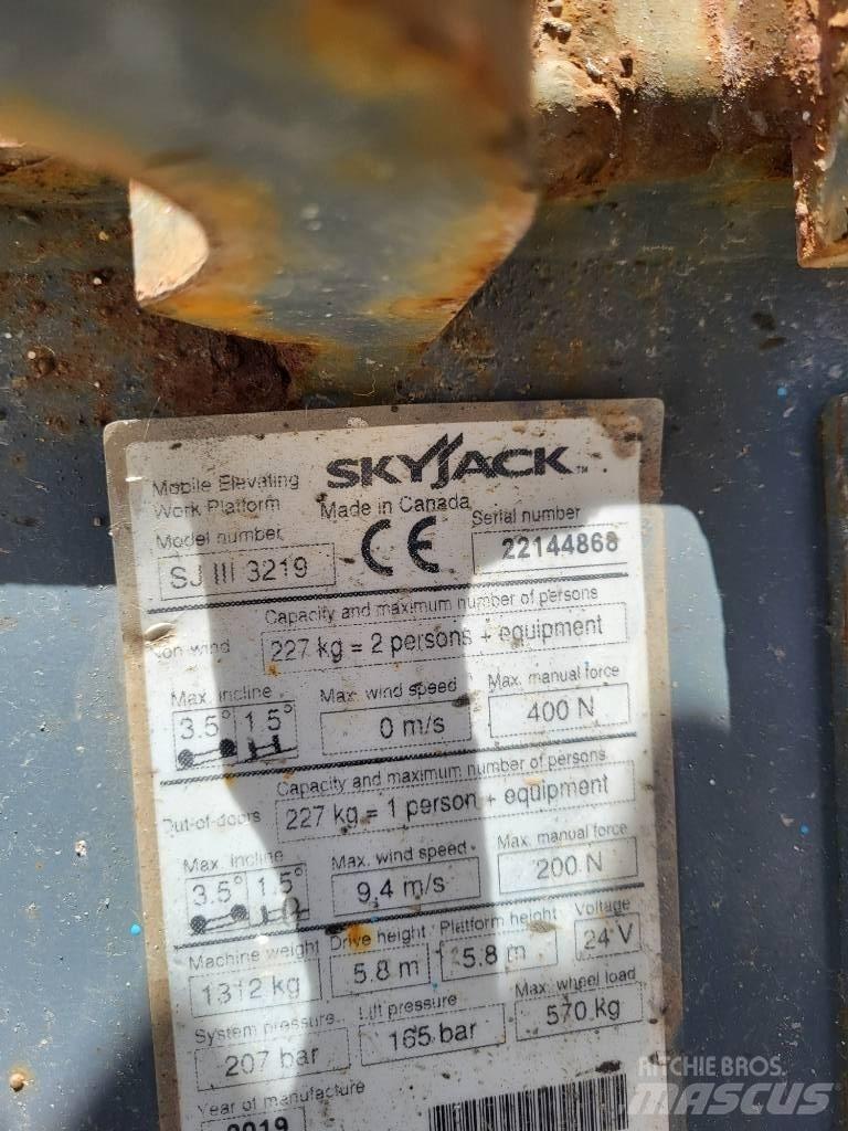 SkyJack 32/19 Nůžková zvedací plošina