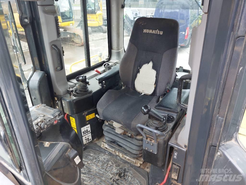 Komatsu D65PX-18 Pásové dozery