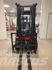 Manitou MI25D Terénní vysokozdvižné vozíky