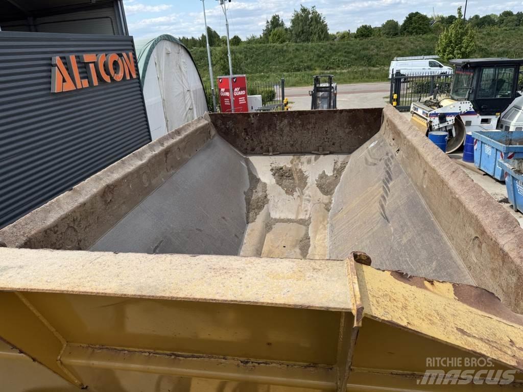 CAT 730C Vyklápěcí dempry
