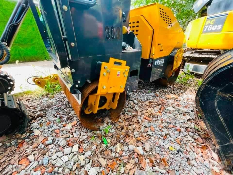 CAT 303 Mini rýpadla < 7t