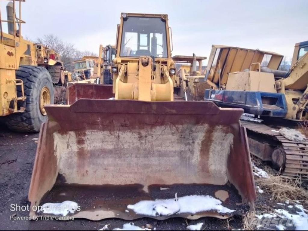 CAT 963 Pásové nakladače