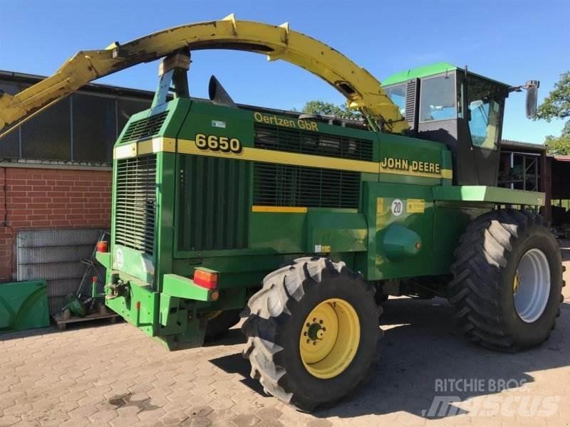 John Deere 6650 Sklízecí řezačka