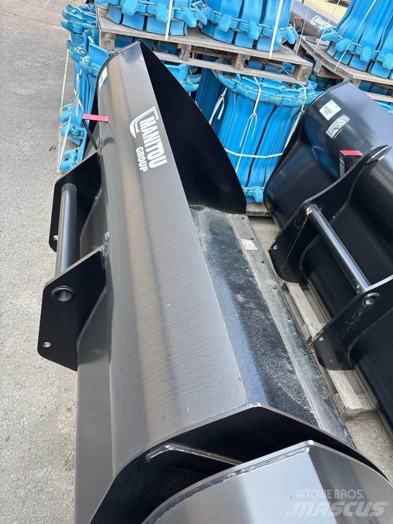 Manitou CBA 3000 Další nakladače, rypadla a příslušenství
