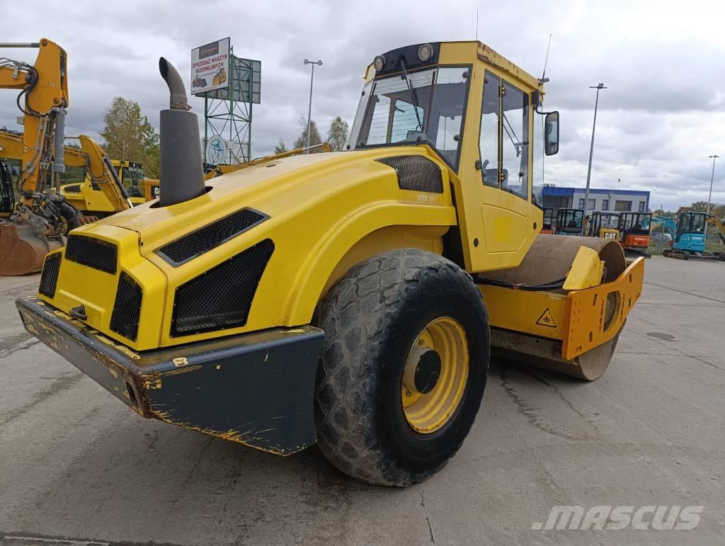 Bomag BW 213 D-4 Tahačové válce