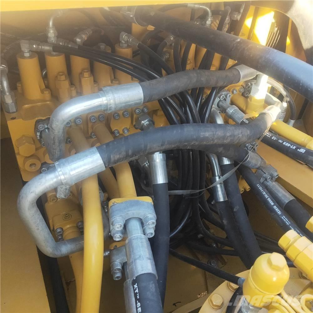 CAT 340D2 Pásová rýpadla