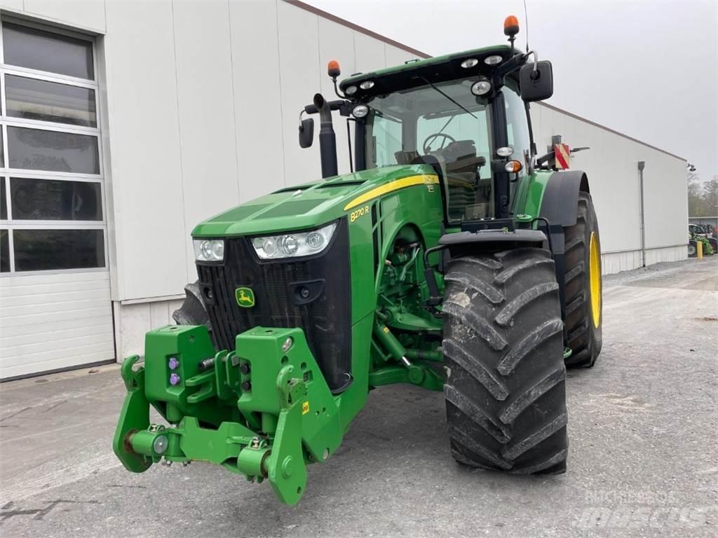 John Deere 8270R Traktory