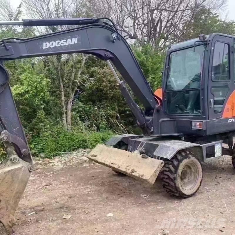 Doosan DX60W Kolová rýpadla