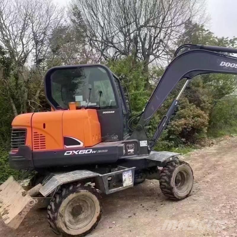 Doosan DX60W Kolová rýpadla