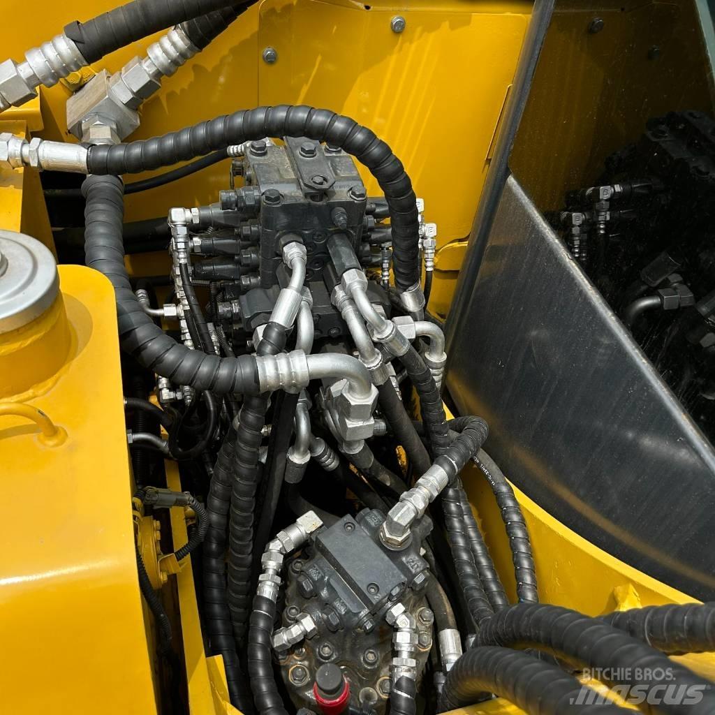 Komatsu 70-8 Pásová rýpadla