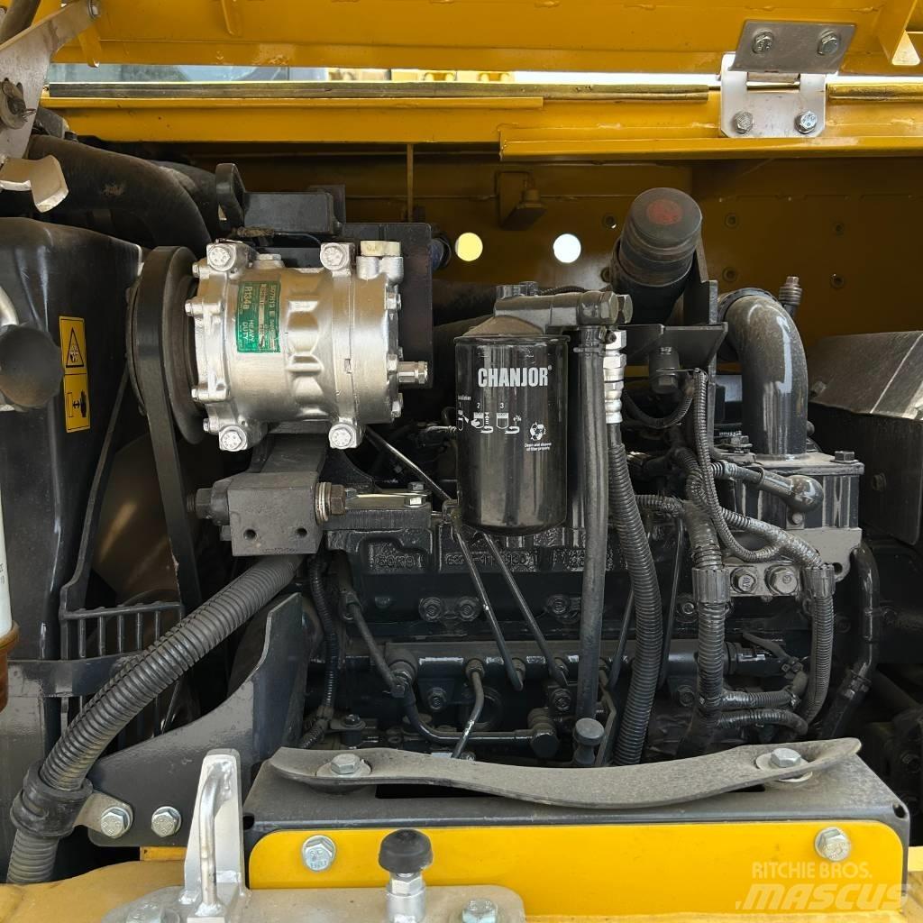 Komatsu 70-8 Pásová rýpadla