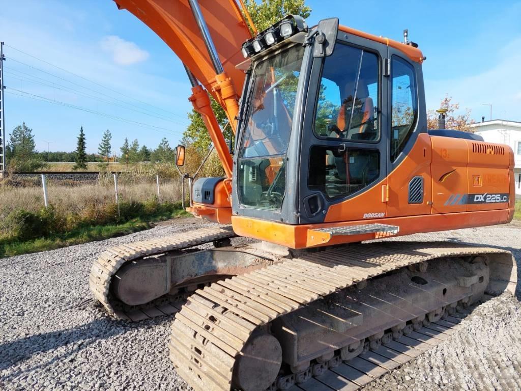 Doosan DX 225 LC Pásová rýpadla